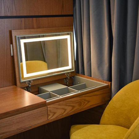 Hotel The Wilson Tirana Zewnętrze zdjęcie