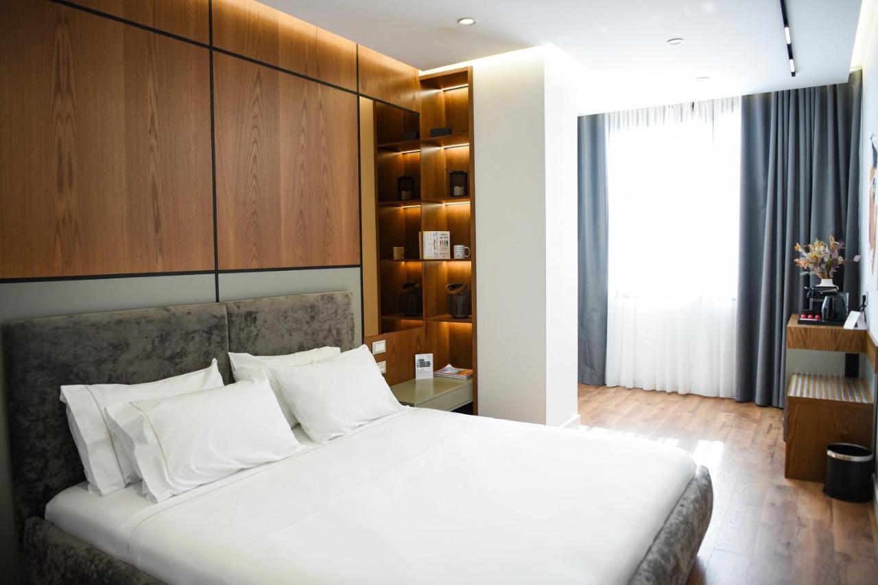 Hotel The Wilson Tirana Zewnętrze zdjęcie