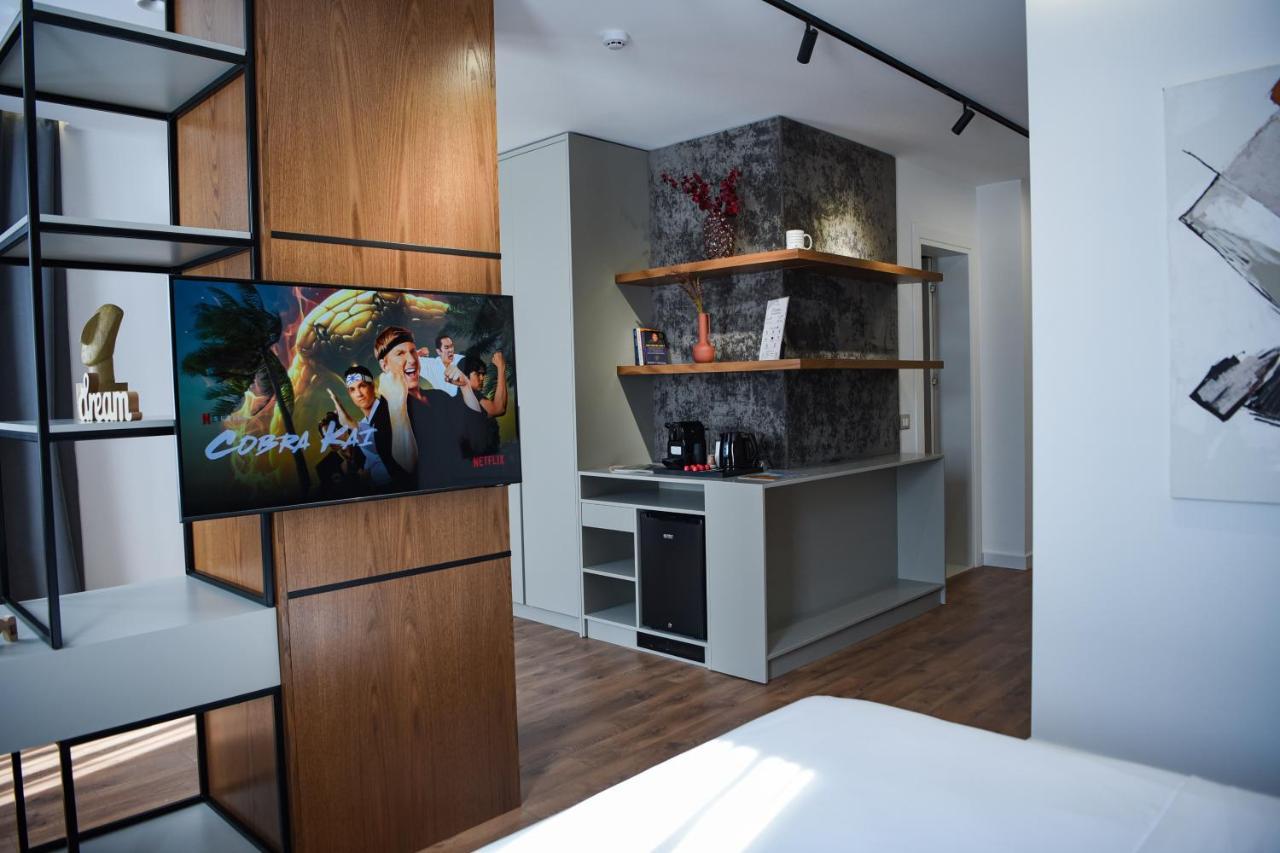 Hotel The Wilson Tirana Zewnętrze zdjęcie