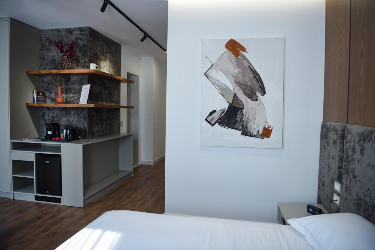 Hotel The Wilson Tirana Zewnętrze zdjęcie